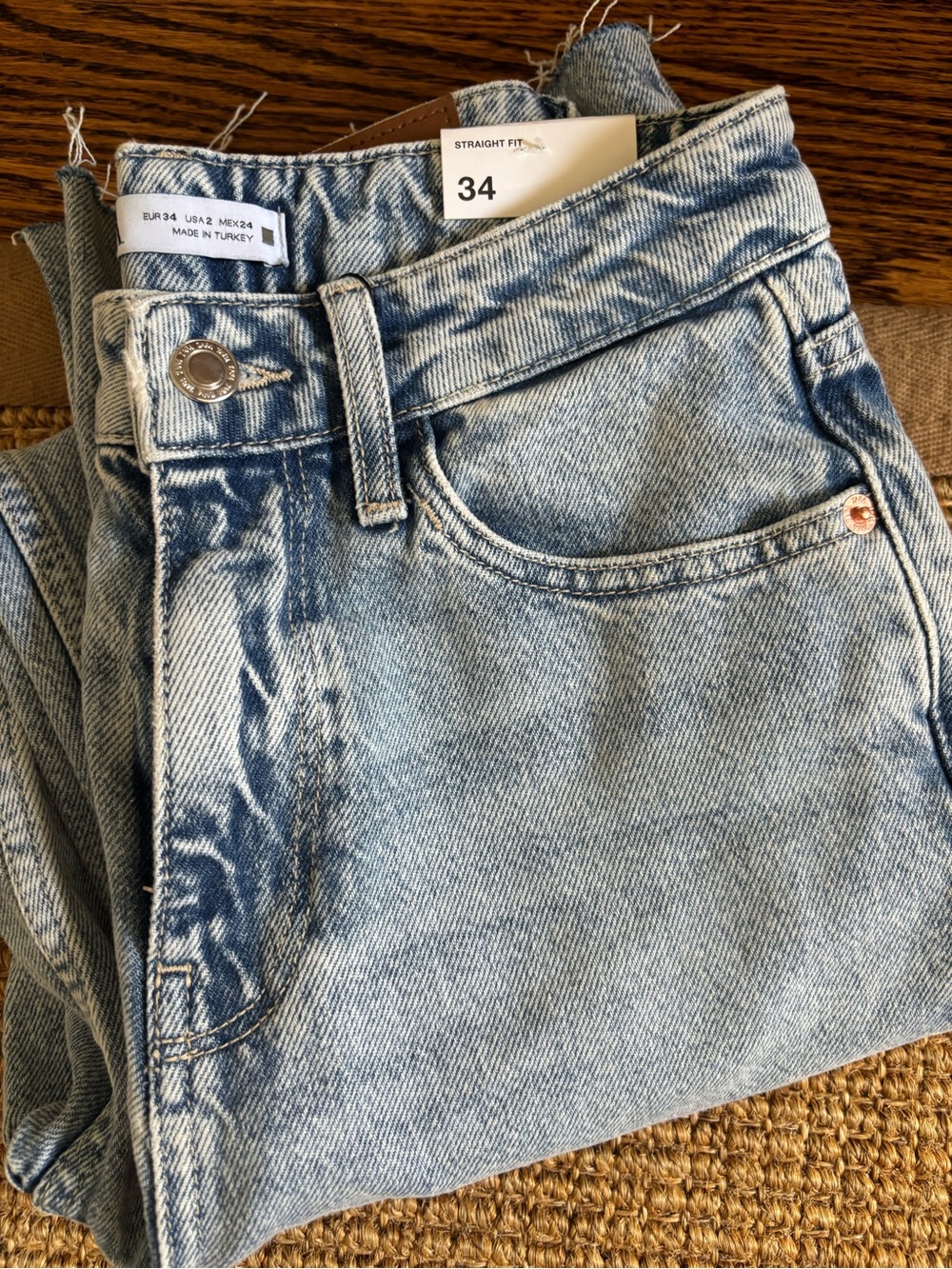 NWT Zara Straight Leg high Rise Women’s Jeans